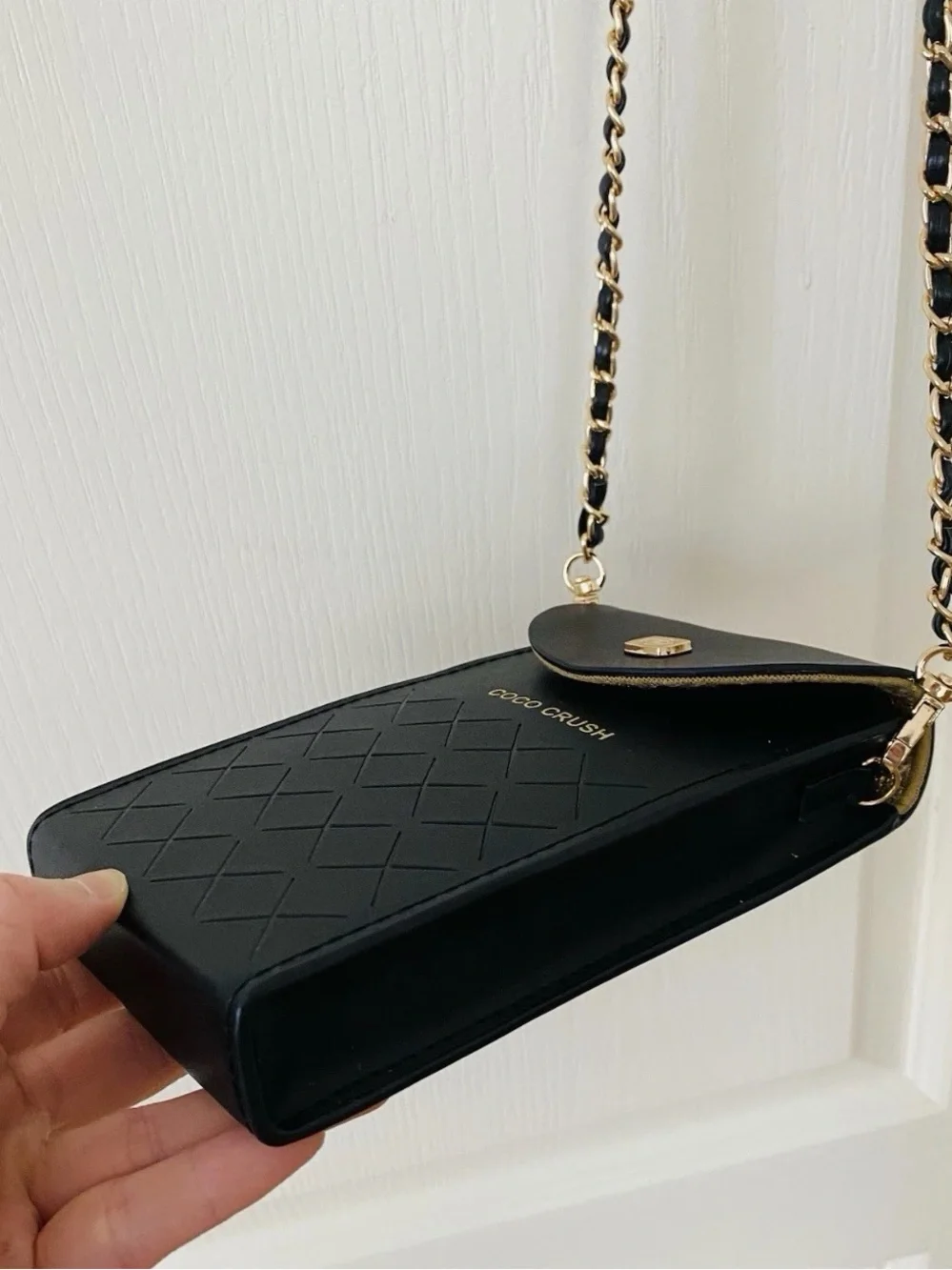 NIW CHANEL GWP Black Coco Crush faux learher Phone Case w/Gold Chain & NIB charm